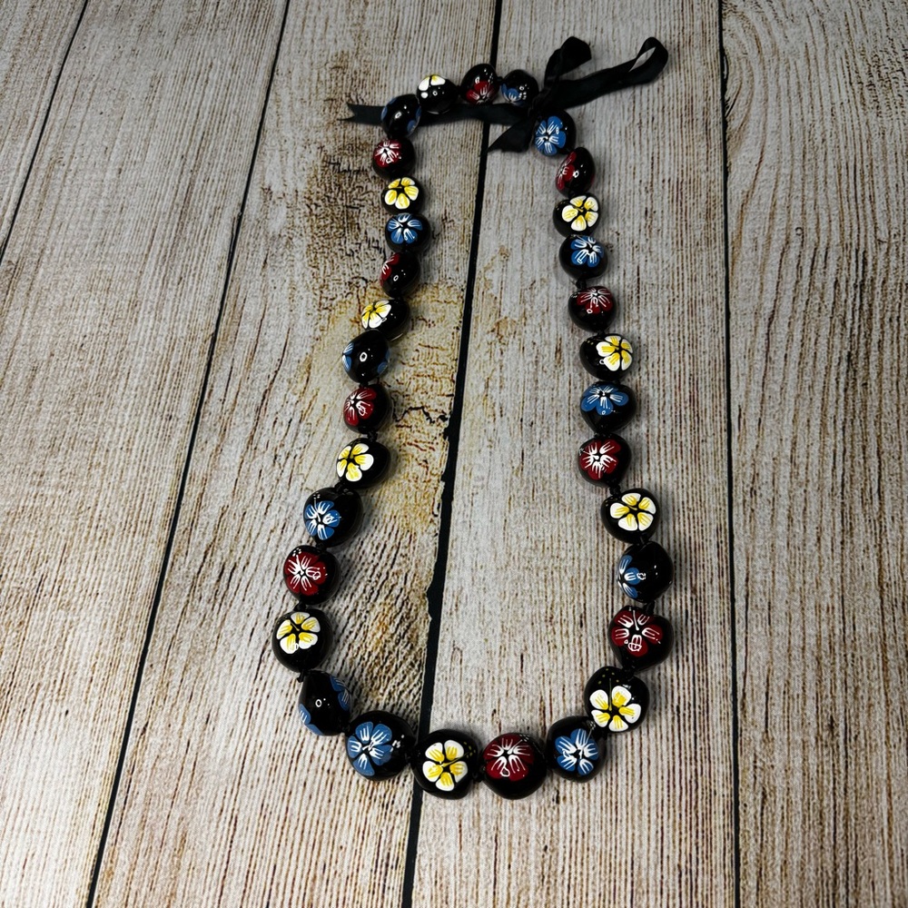 Red, White and Blue Hibiscus Kukui Nut Lei Necklace NWOT